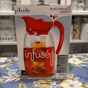 Primula Red Infusé Pitcher